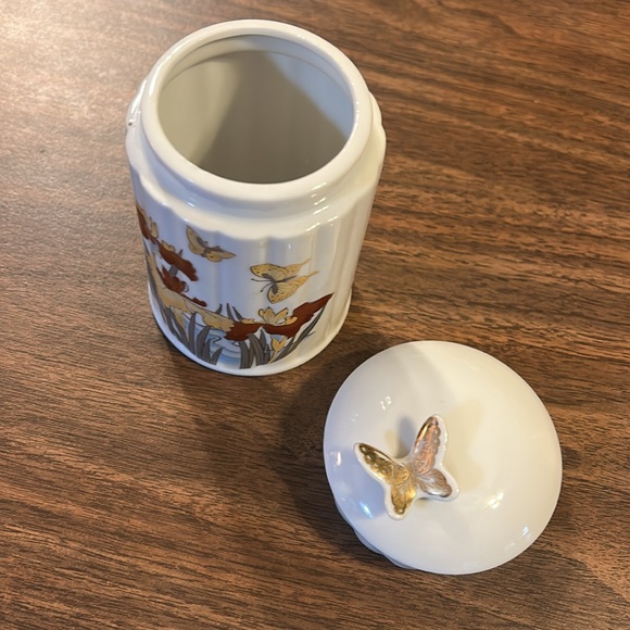 Butterfly Ceramic Container - Picture 4 of 9
